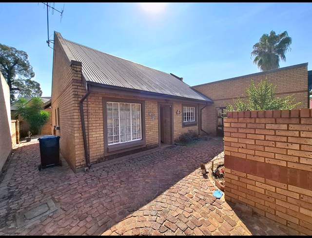 2 BEDROOM HOUSE FOR SALE IN EQUESTRIA